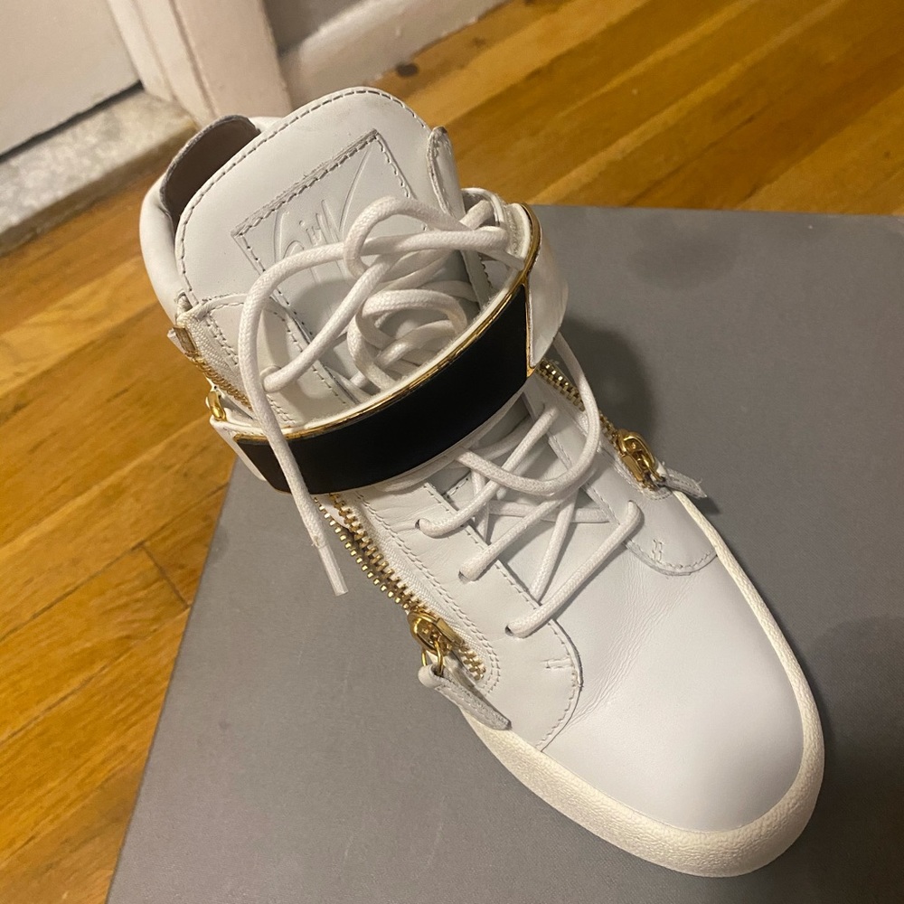 Giuseppe Zanotti used twice only